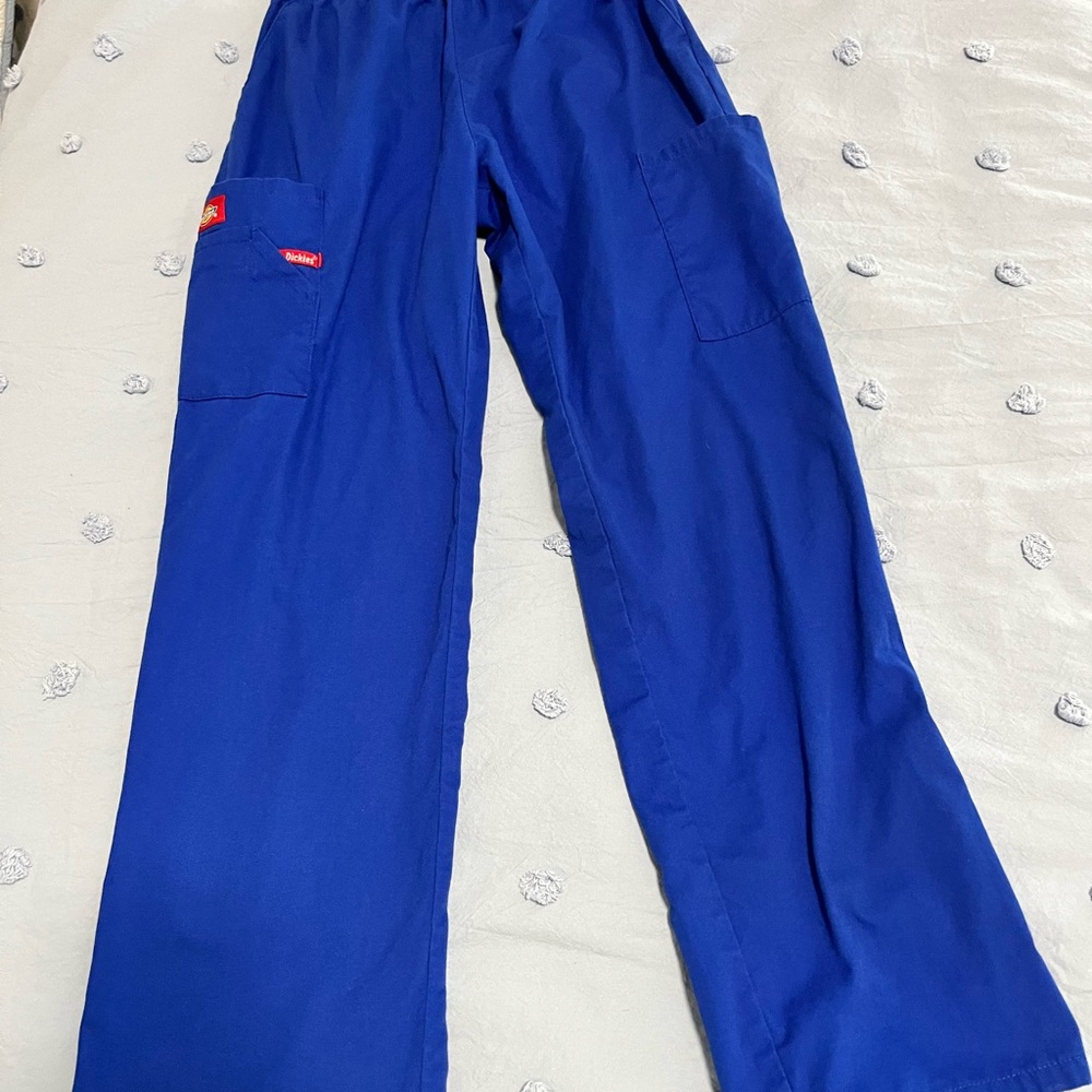 Women’s Dickies Scrubs